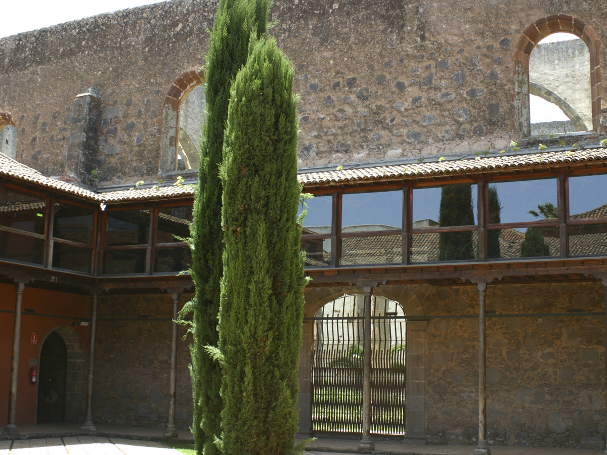 f6_2416.jpg